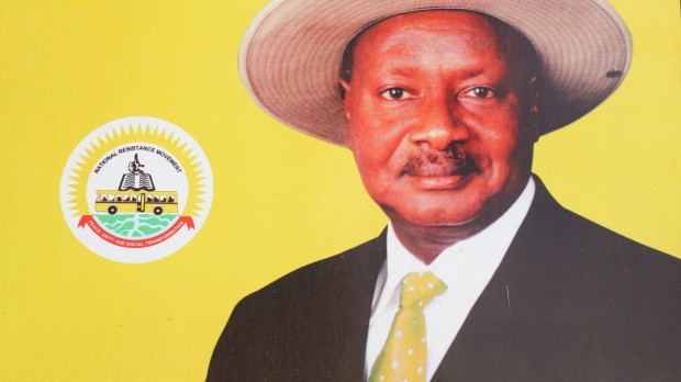 RÆSON i Uganda: Museveni vinder præsidentvalget overraskende stort