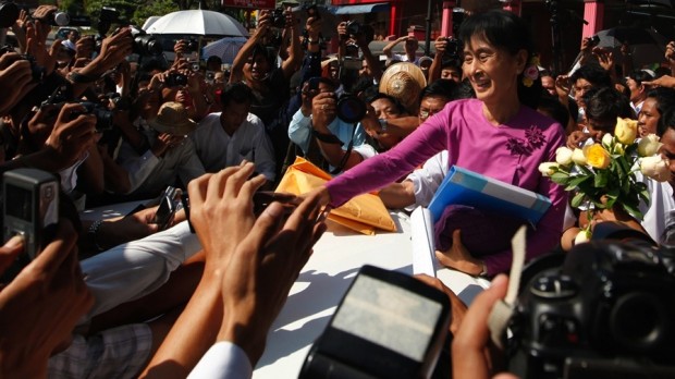 Burmas valg: Aung San Suu Kyi ses som landets frelser