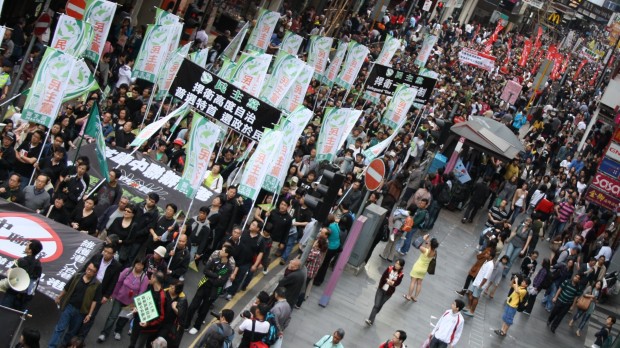 RÆSON i Hongkong: Folket kæmper for demokrati i gaderne