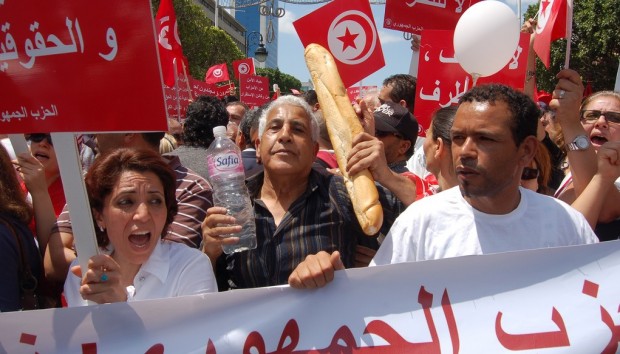 Krisen i Tunesien: Foregangslandet for det arabiske forår vakler