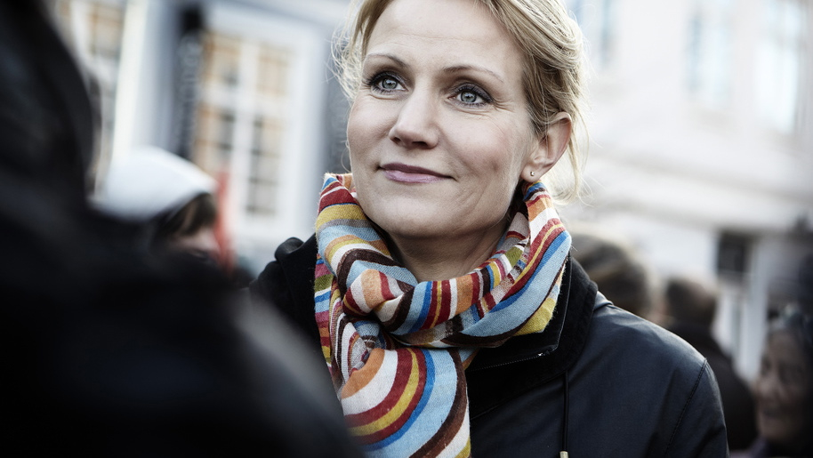 Frank Aaen: Regeringen er i fuld gang med at vælte sig selv