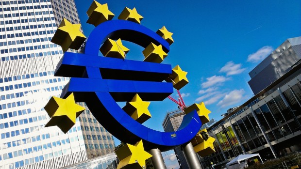 Ny økonomisk krise ulmer i EU: Euroen opløser EU