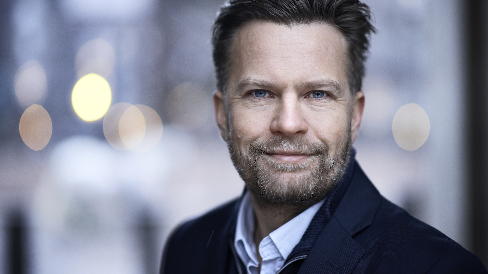 RÆSON Live: Jesper TynellOffentlighedslov markedsført med mørkelygte