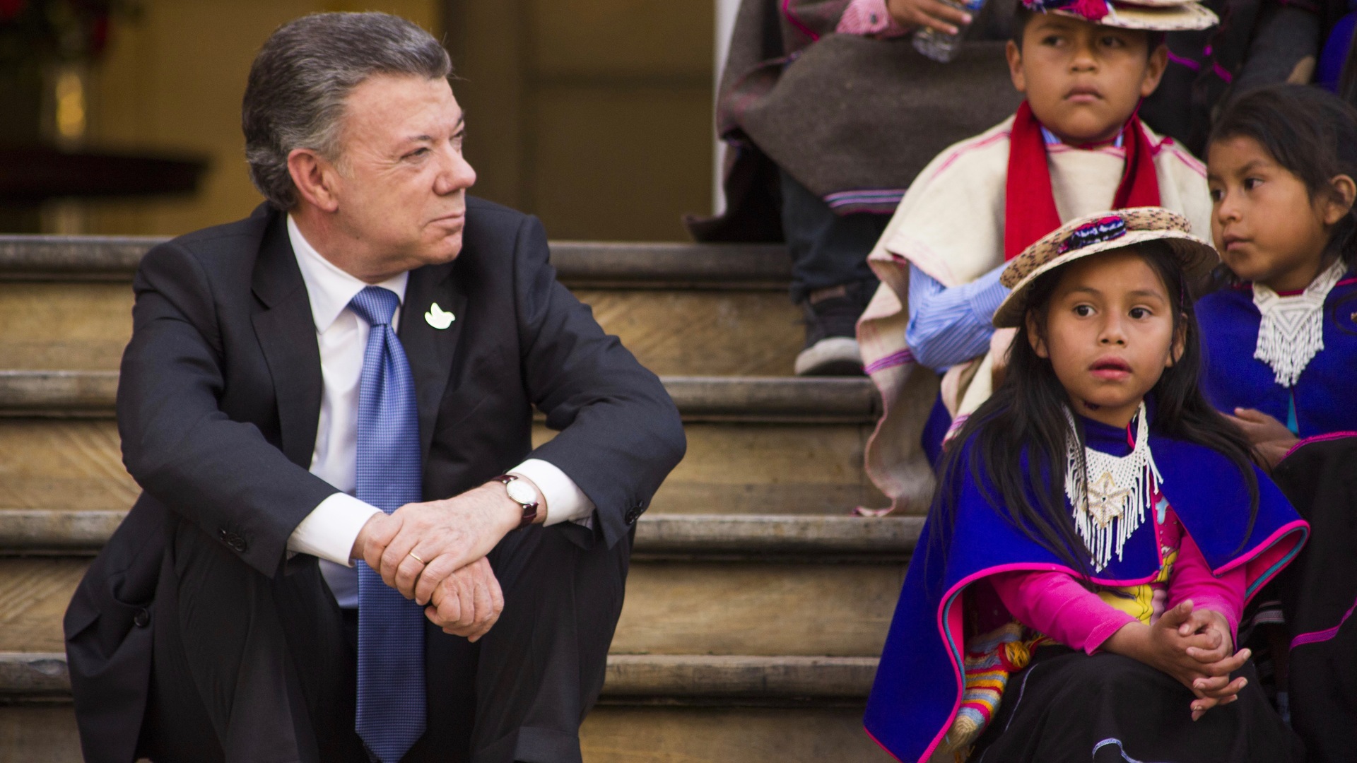 I Colombia klinker præsident Santos skårene efter ’nej’ til fredsaftale