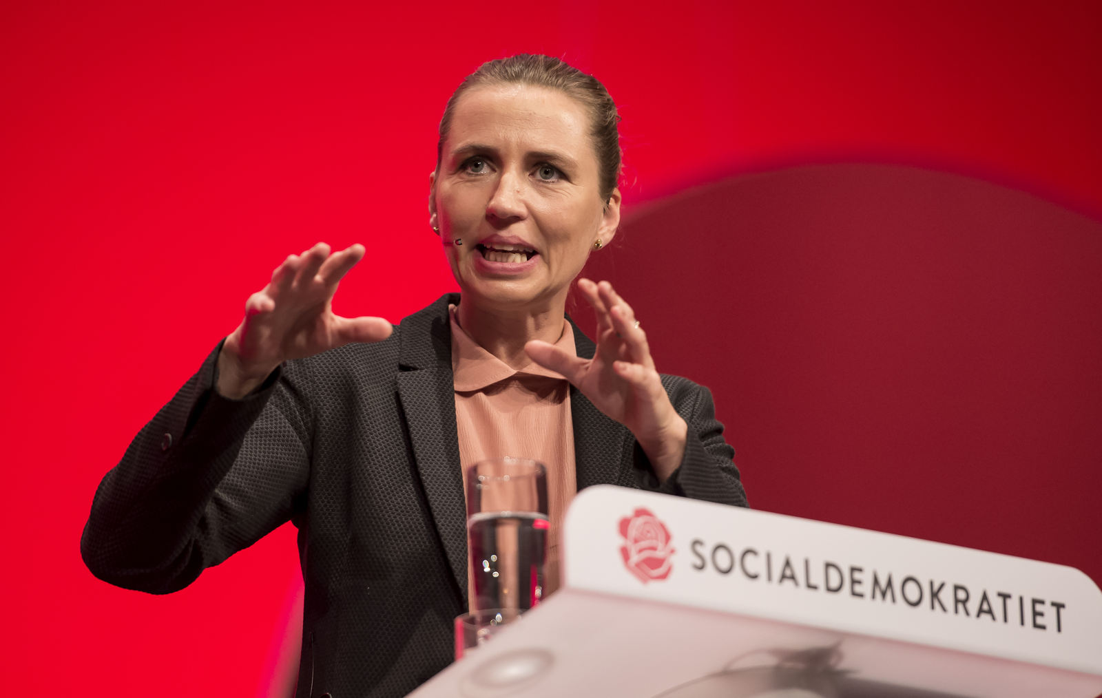 Kære Mette: Løft os op over fnidderet og virkelighedsfornægtelsen i dansk politik