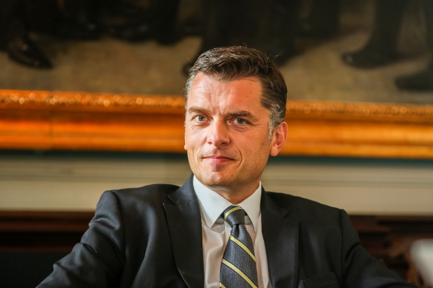 “Fra venstre til højre står danske og europæiske protestpolitikere uden en plan for, hvad der skal erstatte det, de ønsker at rive ned” – Jan E. Jørgensen