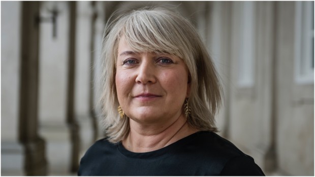 Christina Egelund: Fingrene væk fra Netflix, Sosser!