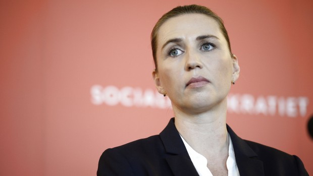 Simon Pihl Sørensen (S): Et apatisk, famlende socialdemokrati har stået rundforvirret på sidelinjen. I enkelte tilfælde har S selv taget flugten fra sin egen model med topskattelettelser og ringere dagpengedækning