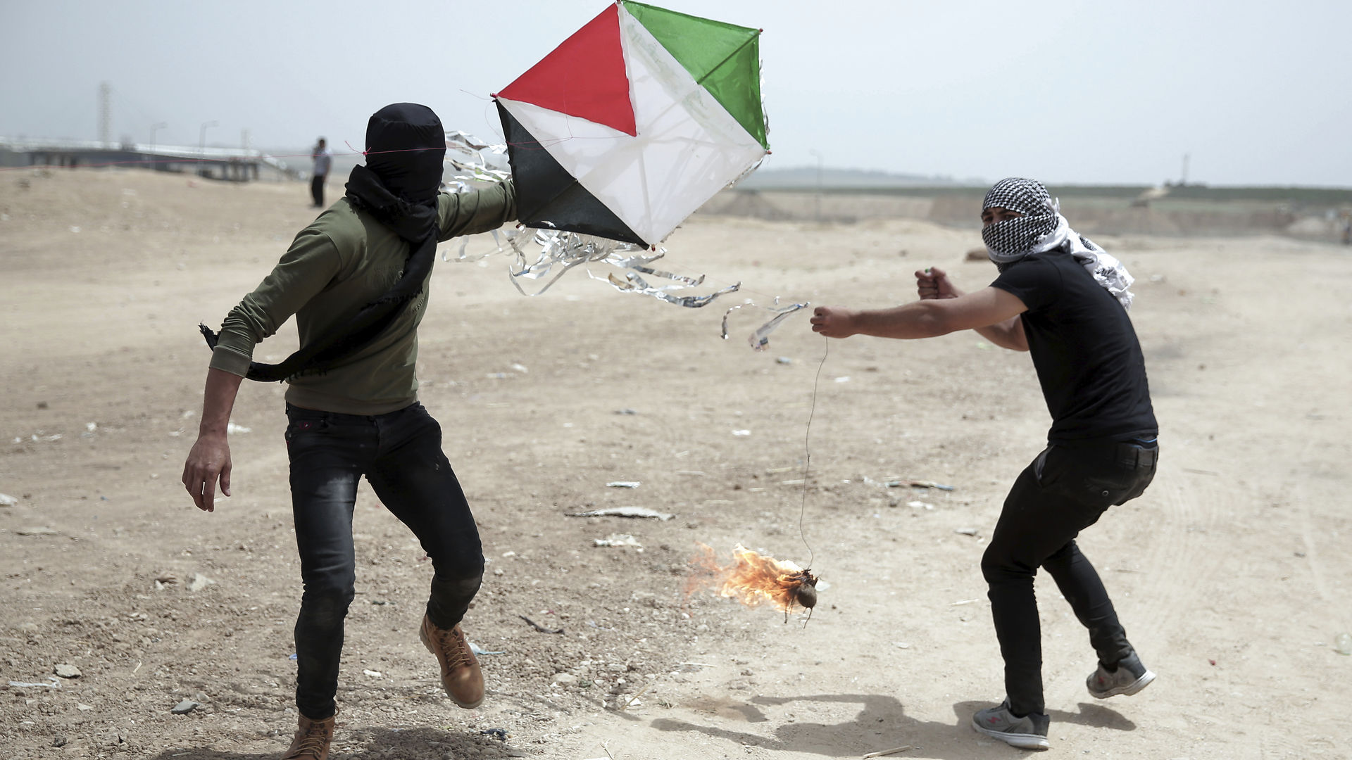 Drager, droner og spillet om palæstinensernes fremtid / Af Hans Henrik Fafner