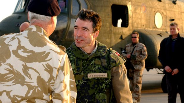 David Trads: Foghs løgne og leflen for Bush fik os i krig i Irak. Endelig bliver hans eftermæle retfærdigvis belastet