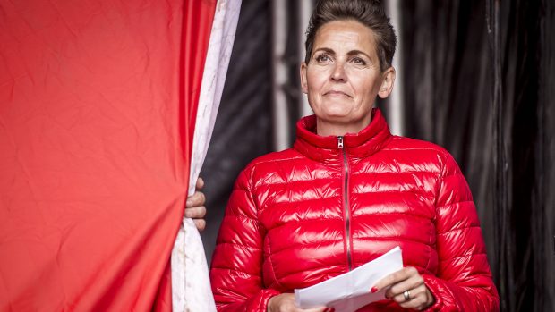Niels Jespersen: Pia Olsen Dyhrs imponerende genrejsning af SF har gjort kritikerne til skamme