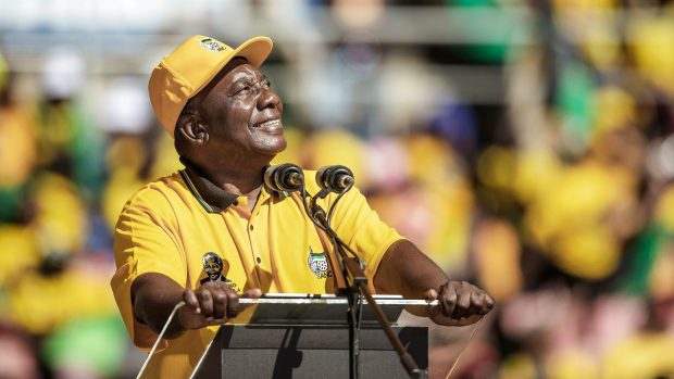 Stig Jensen: Ramaphosa vil efter sin valgsejr genrejse Sydafrika, men regnbuenationen er politisk og økonomisk i knæ