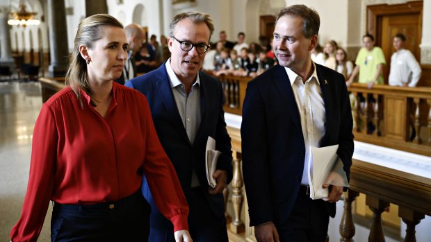 Alexander Grandt (S): Hvis regeringen havde valgt ”objektive” journalister som spindoktorer, var troværdigheden da først gået fløjten