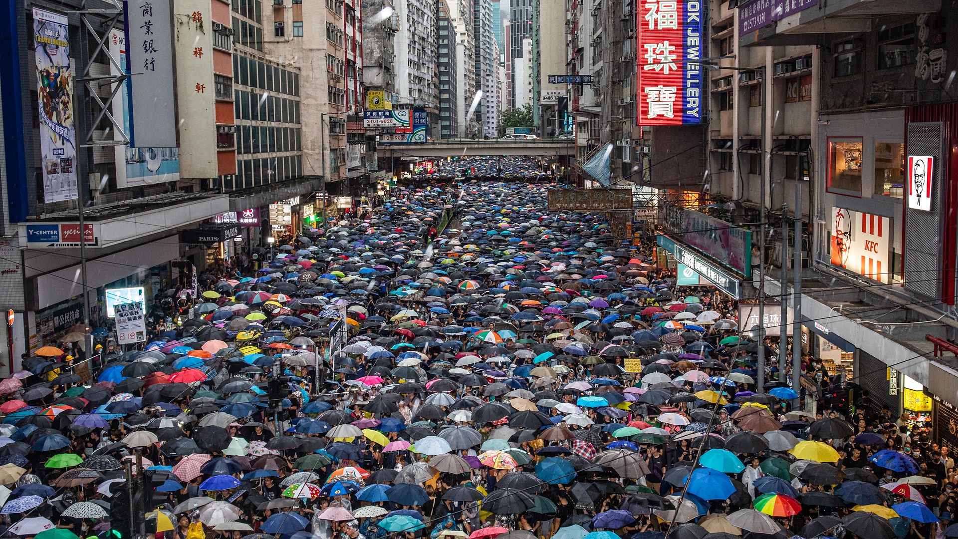 Asger Røjle Christensen: Hongkong-demonstranterne har sympati i resten af Asien, men ingen kommer dem til undsætning. De står alene