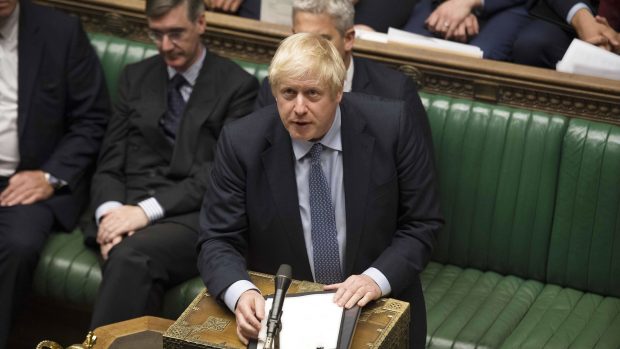 Emil Sondaj Hansen: Den kommende valgkamp kan omkalfatre Storbritanniens politiske system. Det er meget større end Brexit