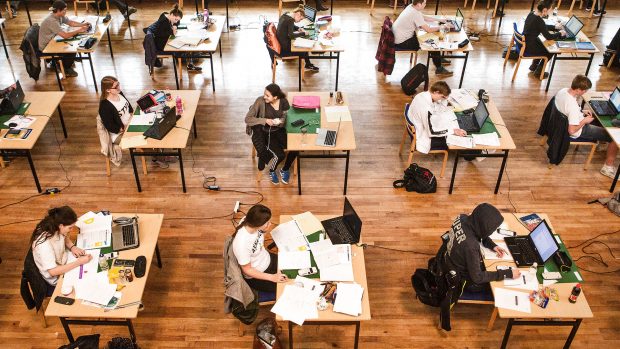 Lene Tanggaard: Hvorfor er vi så besatte af at teste folkeskoleelever? Det fortæller os intet om deres faglige dannelse