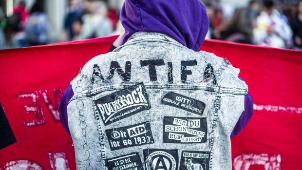 Jakob Linaa Jensen: Fascisme kommer ikke ved voldelig revolution. Den kommer snigende, fordi vi langsomt accepterer indskrænkninger i den personlige frihed