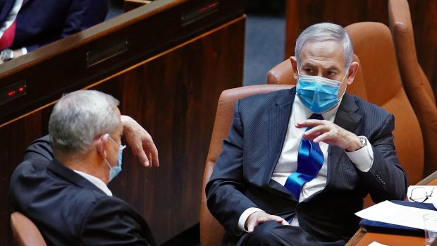 Hans Henrik Fafner: Efter 508 dages politisk krise har Israel fået en regering, som mest af alt lægger op til nye kriser