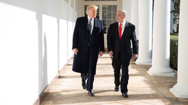Hans Henrik Fafner om udviklingerne i Mellemøsten: Det ligner panik før lukketid for Trump