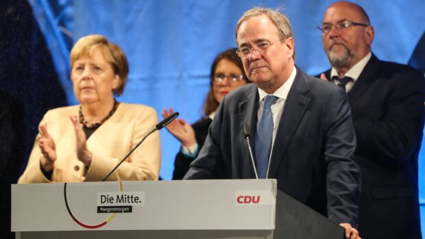 Tysk professor om det tyske valg: Længe har der været en nedadgående tendens for midterpartierne i tysk politik, og nu hvor Merkel forlader politik, er den kun accelereret for CDU/CSU