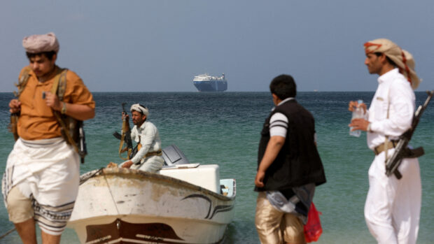 Maria-Louise Clausen: Hvad vil houthierne opnå med deres angreb på skibstrafikken i Det Røde Hav?