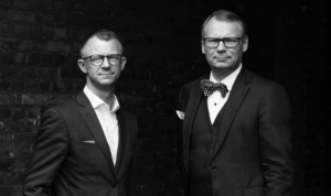 Mikkel Vedby og Lars Struwe i RÆSONs nye podcastserie Geopol: USA’s svaghed udstilles i Det Røde Hav