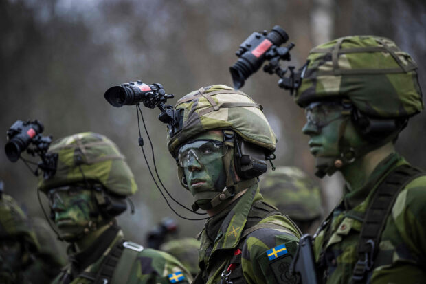 Niels Byrjalsen i RÆSONs nye trykte nummer: Norden rykker sammen i NATO, men hvor langt vil Danmark gå?