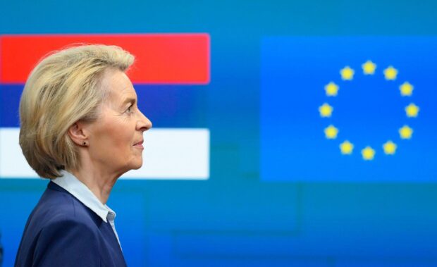 Brasso og Foss i RÆSONs nye trykte nummer: Siden 2019 er EU’s fælles gæld mere end tidoblet – og nu mangler der igen penge