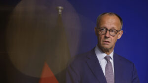 Mads Jedzini i RÆSON SØNDAG: Startvanskeligheder for dommedagsregeringen