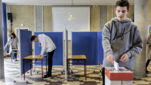 Martin Winding: Danske unge er verdensmestre i demokrati. Problemet er bare, at de ikke vil deltage i det