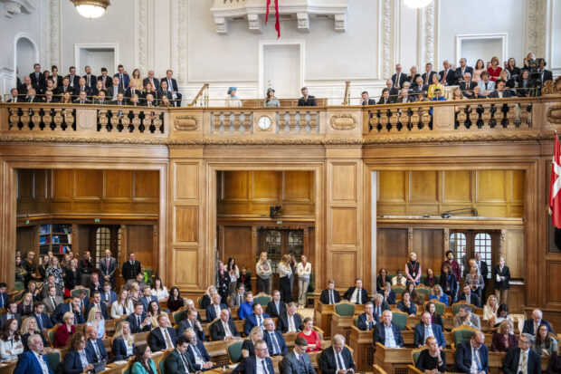 Rasmus Chr. Elling i RÆSONs nye trykte nummer: Iran, Israel og kampen for det almindelige liv