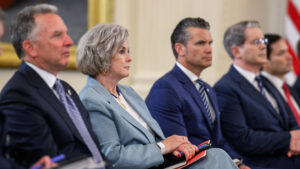 Lars Struwe: Et sjældent indblik i Trumps maskinrum viser et amerikansk hof præget af loyalitet og personlig magt