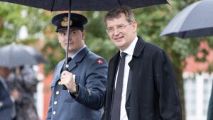 Peter Lautrup-Larsen: Tiden er – i øjeblikket – med ham. Så hvorfor skulle Troels Lund Poulsen ikke vælge at trække stikket på regeringen?