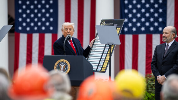 Ruben Toft Sindahl i RÆSON SØNDAG: Hvis Trumps told kendes ulovlig, kan USA blive tvunget til at betale milliarder tilbage