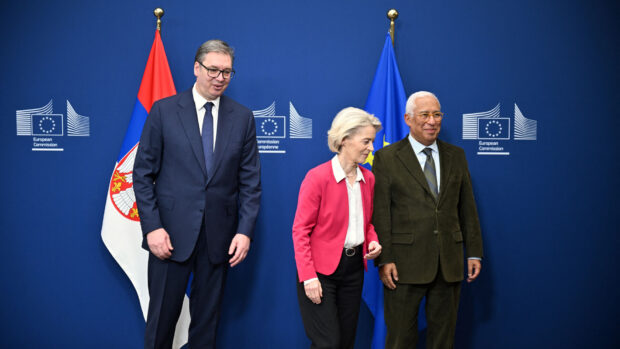 Emma Vikkelsø Hougaard: Hvad sker der, når hverken Bruxelles eller Beograd kan vise en vej frem for Serbien?