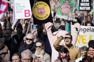 Kristian Sloth: Der er krig mellem regeringen og landbrugets top. Men folkestemningen er ikke til at tage fejl af